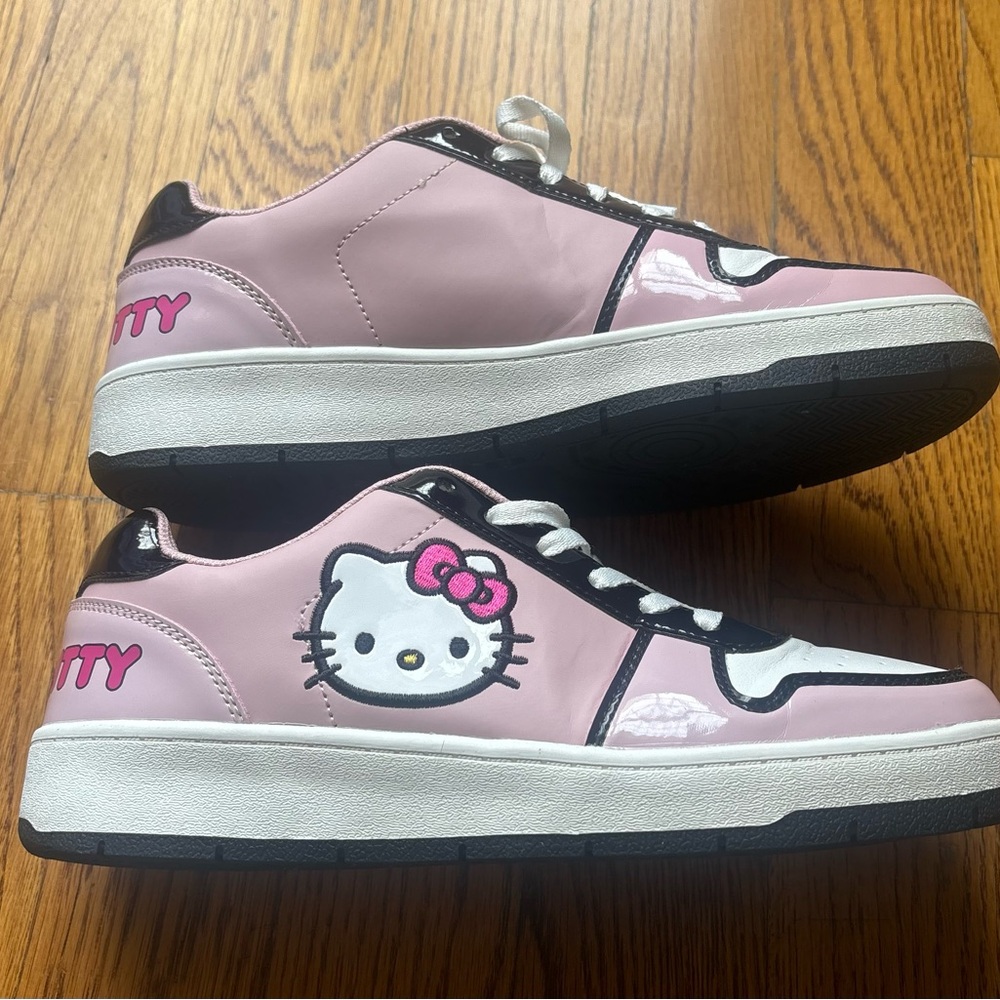 Hello Kitty By Sanrio Pink, Black & White Casual Court Sneakers Women’s Size 10 - Picture 12 of 14
